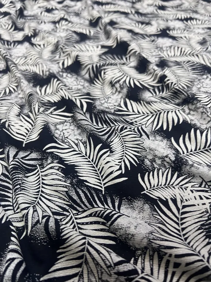 Yaprak motif desenli kumaş